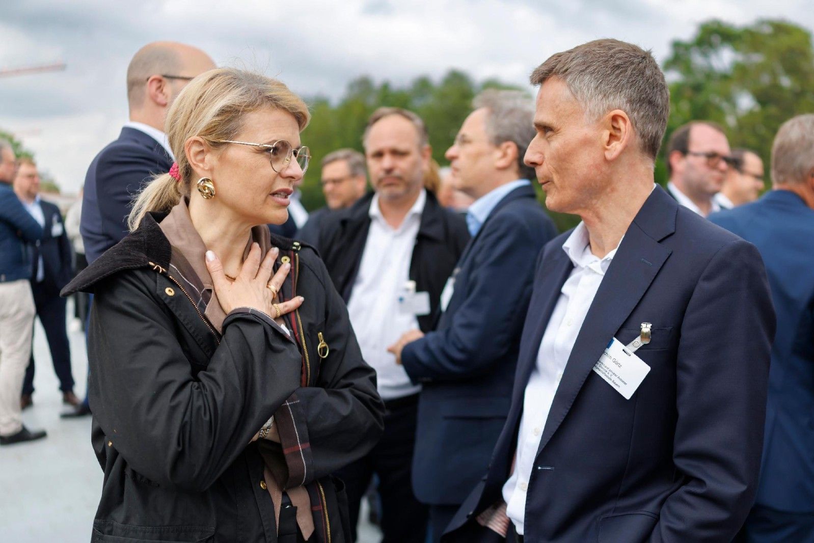 Die Bevollmächtigte der Bundesregierung für Pflege Katrin Staffler und bpa-Landesgeschäftsstellenleiter Joachim Görtz