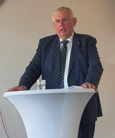 NRW-Minister Karl-Josef Laumann (CDU): „Die Fachkraftquote ist ein Auslaufmodell. Wir benötigen einen guten Mix aus Fachkräften, Pflegehilfskräften und Hilfskräften ohne Ausbildung.“