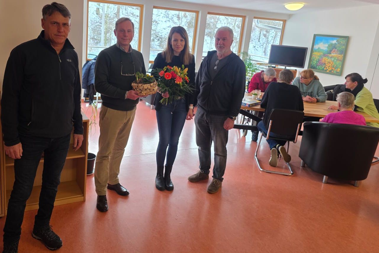 Von links: Jan Zametschnik (stellv. Oberbürgermeister), Daniel Heyer (Leiter der bpa-Landesgeschäftsstelle Sachsen Anhalt), Diana Wollmann (Geschäftsführerin „innoCare“) und Norbert Fritzsch (Oberbürgermeister von Wettin)