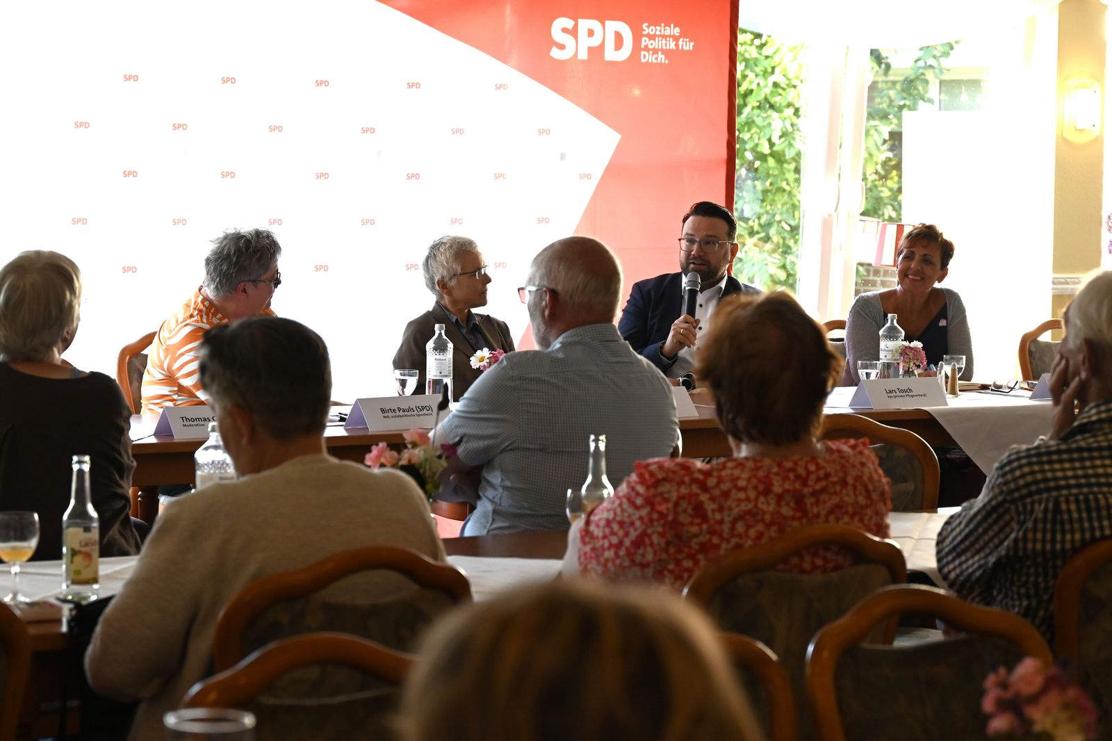 Podium (von links): Birte Pauls, Nicole Knudsen, Lars Tosch, Francesca Caci Jahn