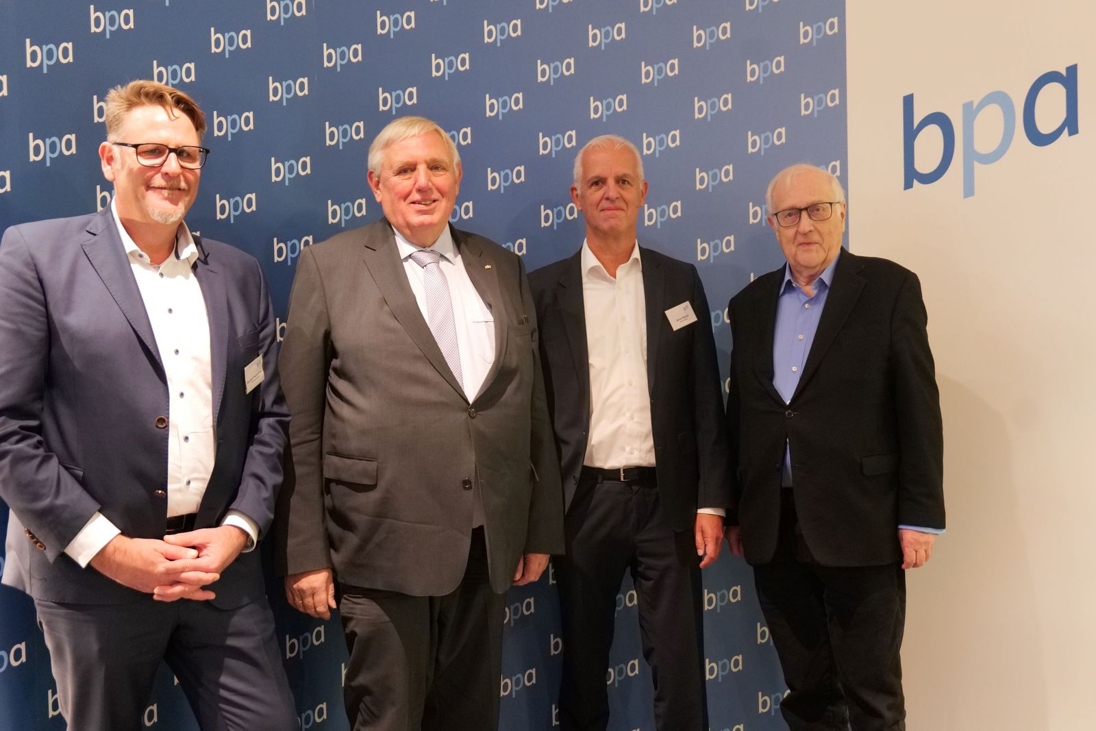 Minister Karl-Josef Laumann mit dem bpa-Landesvorsitzenden Bernhard Rappenhöner (links), bpa-Präsident Bernd  Meurer und bpa-Arbeitgeberpräsident Rainer Brüderle 