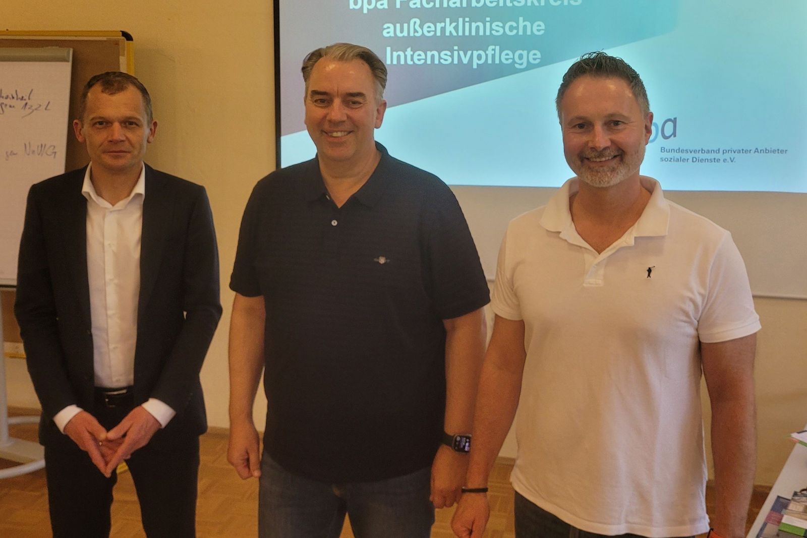 Von links: Die Landesvertreter Dirk Wortelen und Dirk Ammann mit dem bpa-Landesbeauftragten Björn Aselmeyer