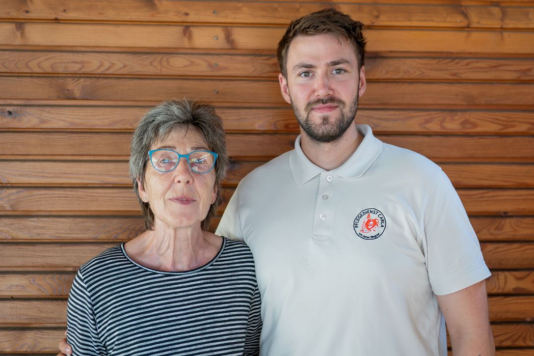 Carla Freese mit Enkel Jonas Wegner, der jetzt den Pflegedienst Carla führt