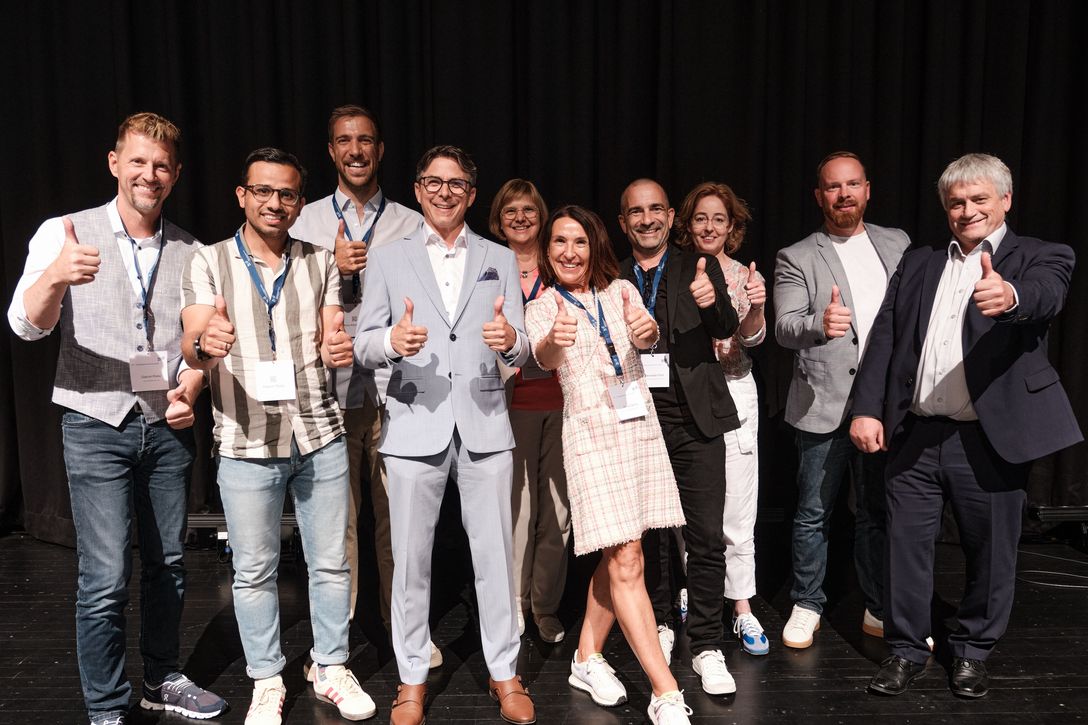 Der neue bpa-Landesvorstand in Baden-Württemberg (von links): Gabriel Riske, Mazlum Oktay, Micha Kleinschmidt, Jan Stefan Griese (stellv. Vorsitzender), Martina Quadbeck, Nicole Schliz (Vorsitzende), Alexander Flint, Constanze Kimmerl, Daniel Bronkal und Günter Stützle