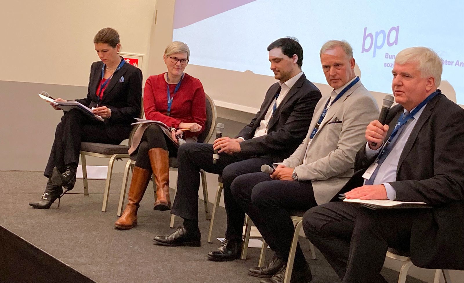 Podiumsdiskussion mit Dr. Luzie Braun-Durlak (FDP), Claudia Loss (SPD), Philipp Heißner (CDU), Frank Wagner (bpa) und Thomas Flotow