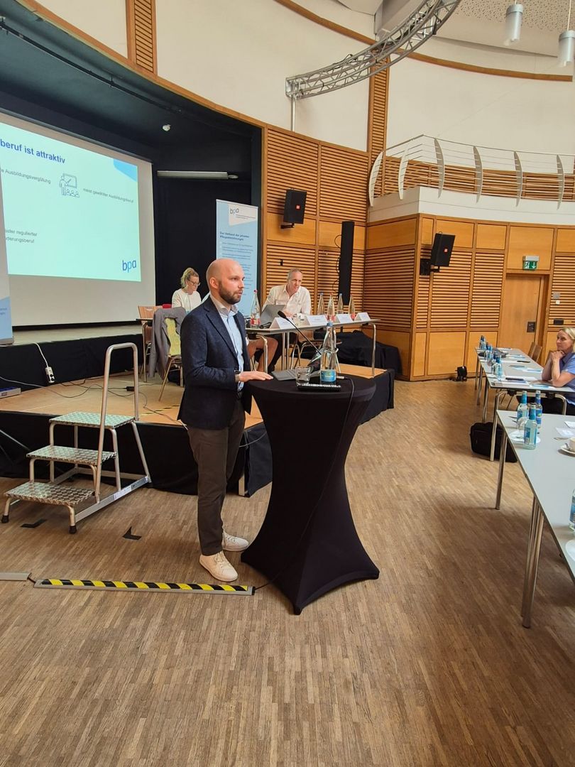 Pascal Tschörtner, Blick aufs Podium