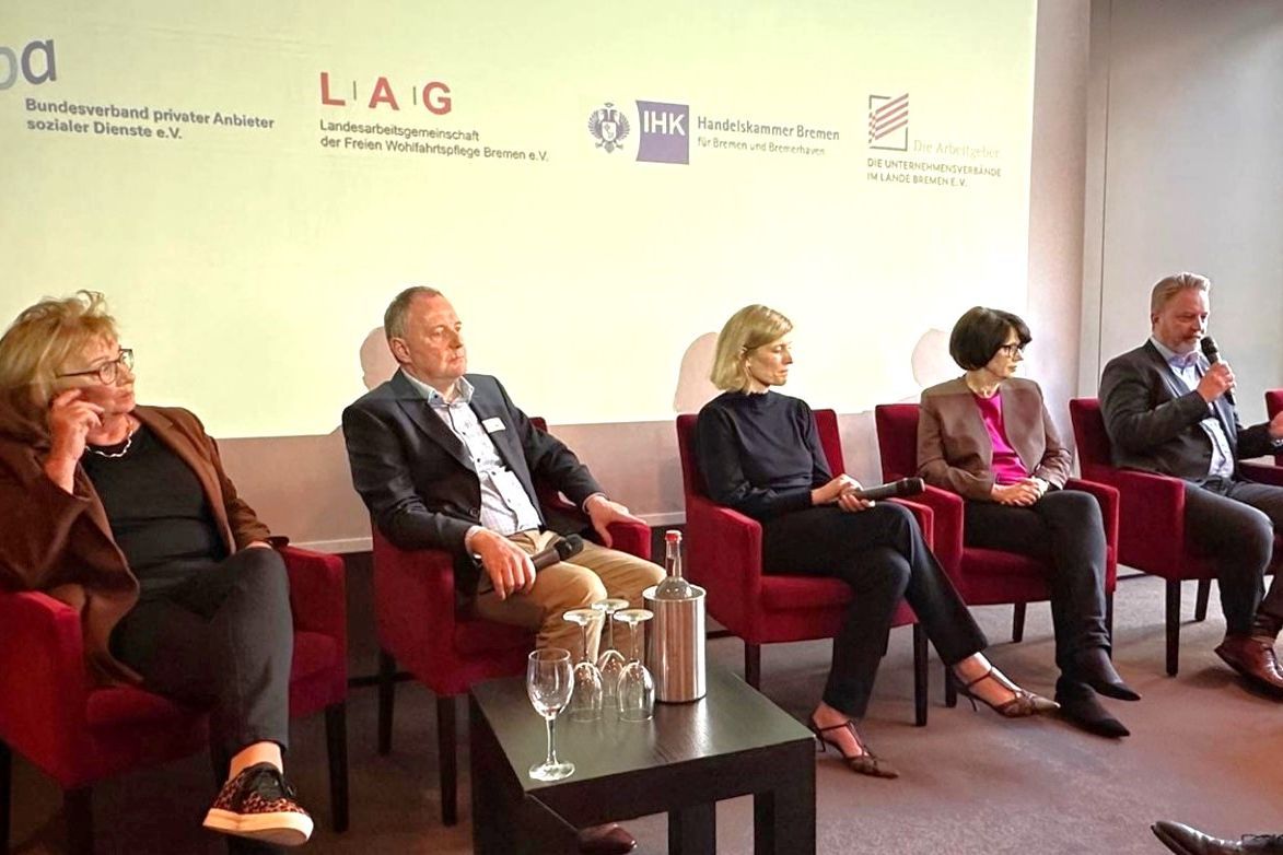 Foto von den Podiumsdiskussionsteilnehmer