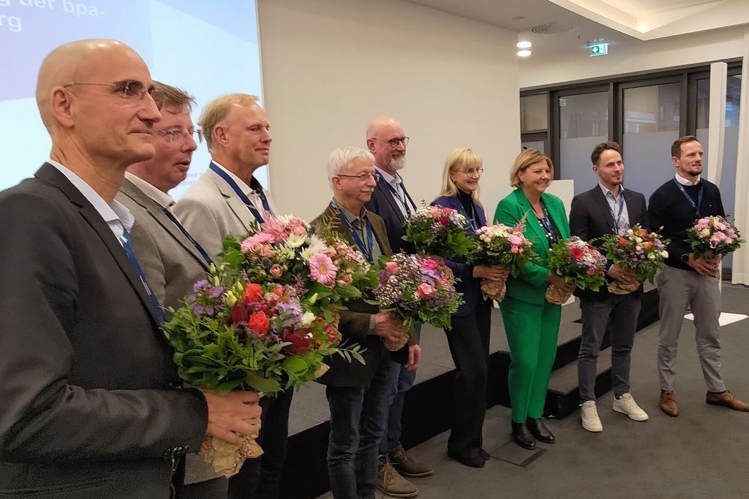 Stefan Reissner und Thorsten Hamel, stellv. Vorsitzender Frank Wagner, Beisitzer Rudolf Zobel-Walas und Thomas Bergeest, Vorsitzende Karin Kaiser sowie Beisitzer Katja Lohmann, Jan Blösz und Matthias Stübe