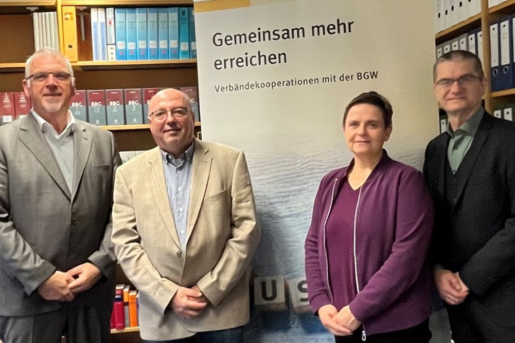 Von links: Mark Schwolow (Leiter BGW BV Berlin), Uwe Mahrla (bpa-Referent Brandenburg), Susanne Ritter (Vorstandsmitglied bpa-Landesgruppe Brandenburg) und Norbert Schmidt (Leiter BGW Bezirksstelle Berlin)