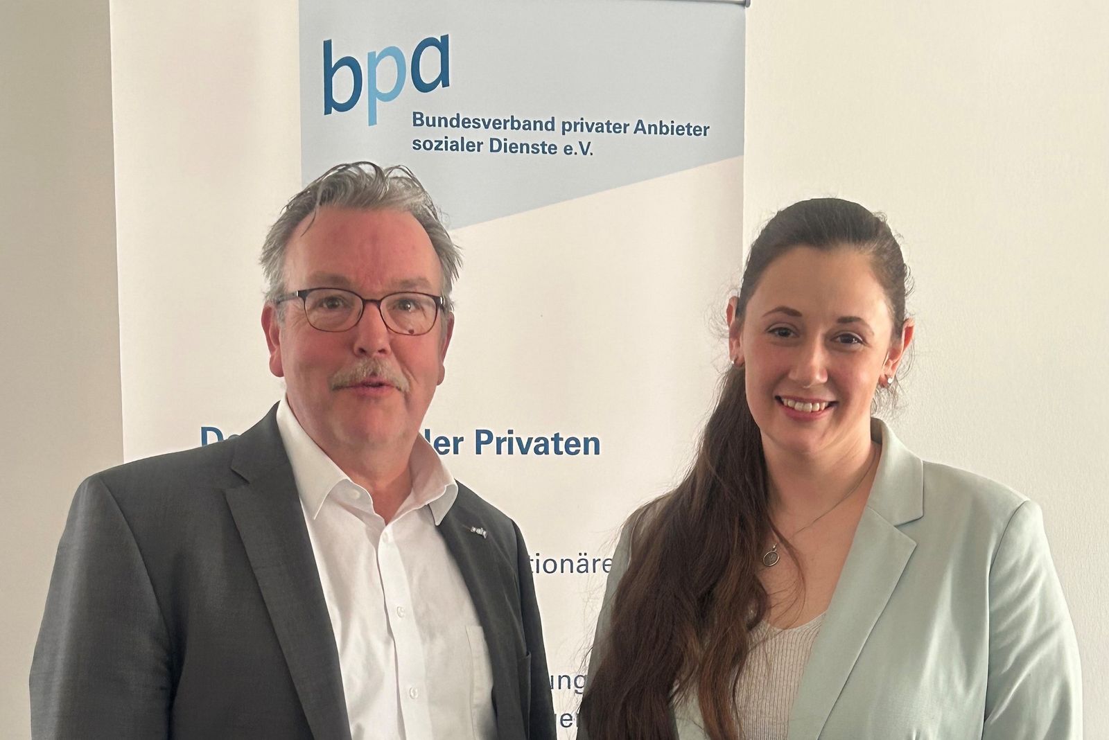 Igor Ratzenberger (Vorsitzender der bpa-Landesgruppe Sachsen) und Jessica Steiner (Pflegepolitische Sprecherin CDU-Fraktion im Sächsischen Landtag)