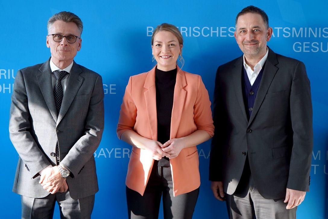 Geschäftsstellenleiter Joachim Görtz, Staatsministerin Judith Gerlach und bpa-Landesvorsitzender Kai Kasri.