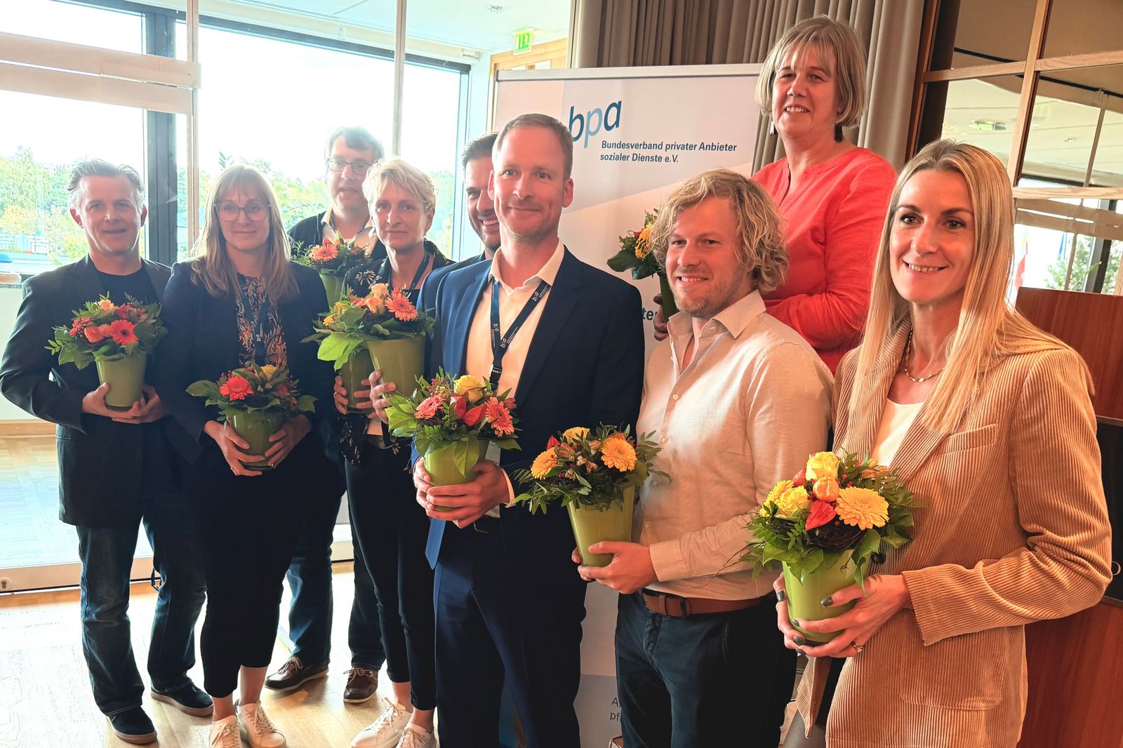 Der neu gewählte Vorstand der Landesgruppe M-V (von links): Raik Radloff (stellv. Vorsitzender), die Beisitzer Carolin Lubetzki, Hauke Hahme, Careen Kegel, Felix Grasshoff, Michael Beermann (Vorsitzender), und die Beisitzer Frank Lübbe, Katrin Gräfe und Jessica Mendle