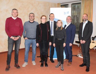 Der neue-Landesvorstand (von links): Arne Löffler, Christian Timm, Constanze Westphal, Frank Zwinscher, Judith Richter, Igor Ratzenberger, Stefan Vogler. Nicht im Bild: Angelika Benkenstein, Andreas Märten, Jens Bretschneider.