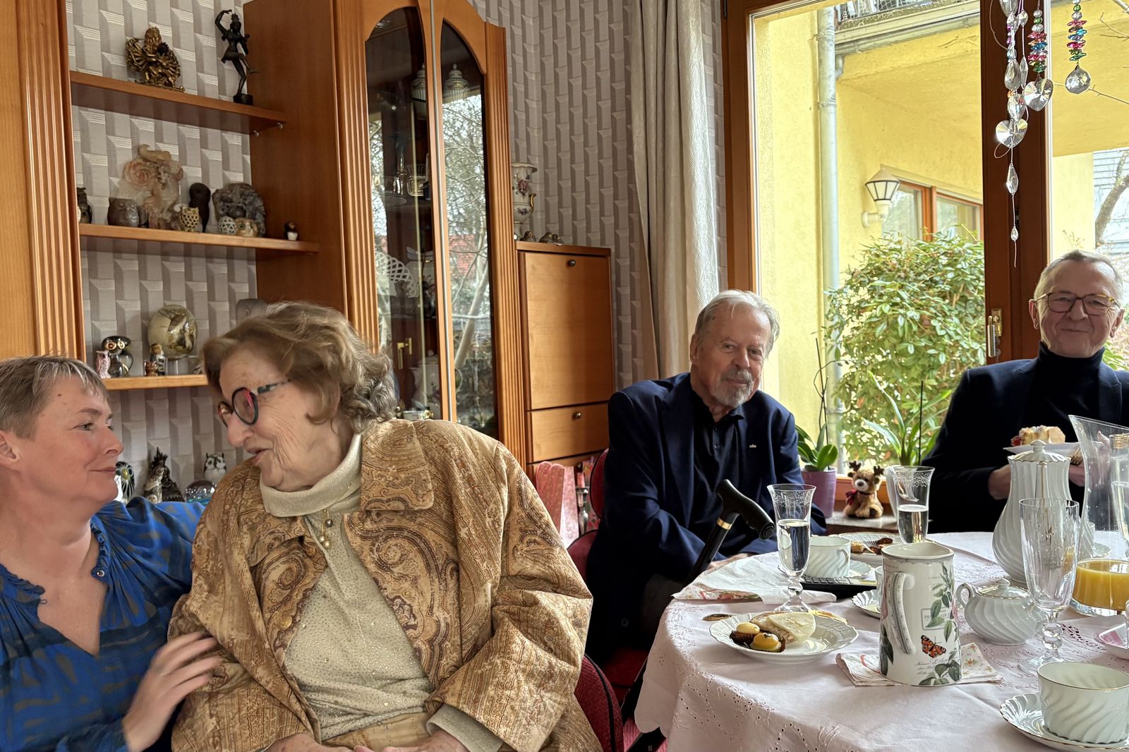 Geburtstagsfeier in Caputh (von links): Sabine Zeinert, Barbara Kaiser, Wolfgang Pinecki (ehemaliger Landevorsitzender 2000 bis 2012) und Reinhardt Pumb (ehemaliger stellv. Landesvorsitzender)